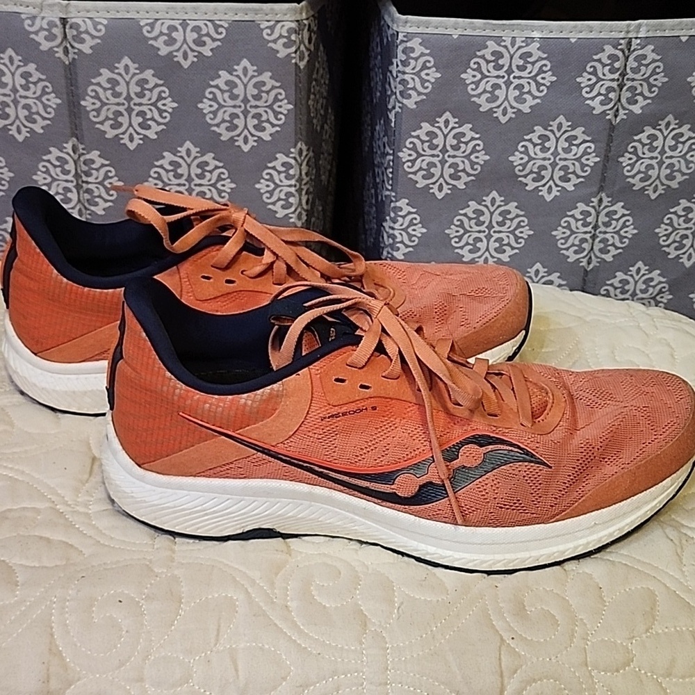 Saucony Freedom 5 Running Shoes Red W10 - Picture 2 of 10